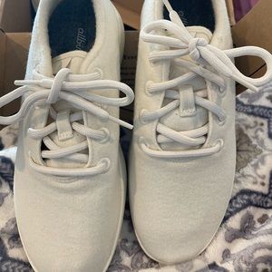 Allbirds Wool Runners.  Natural White. W9